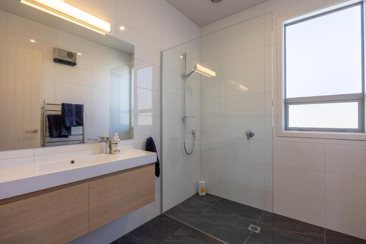 Prime Location On Warren St - 3 Bedroom Town House 瓦纳卡 外观 照片